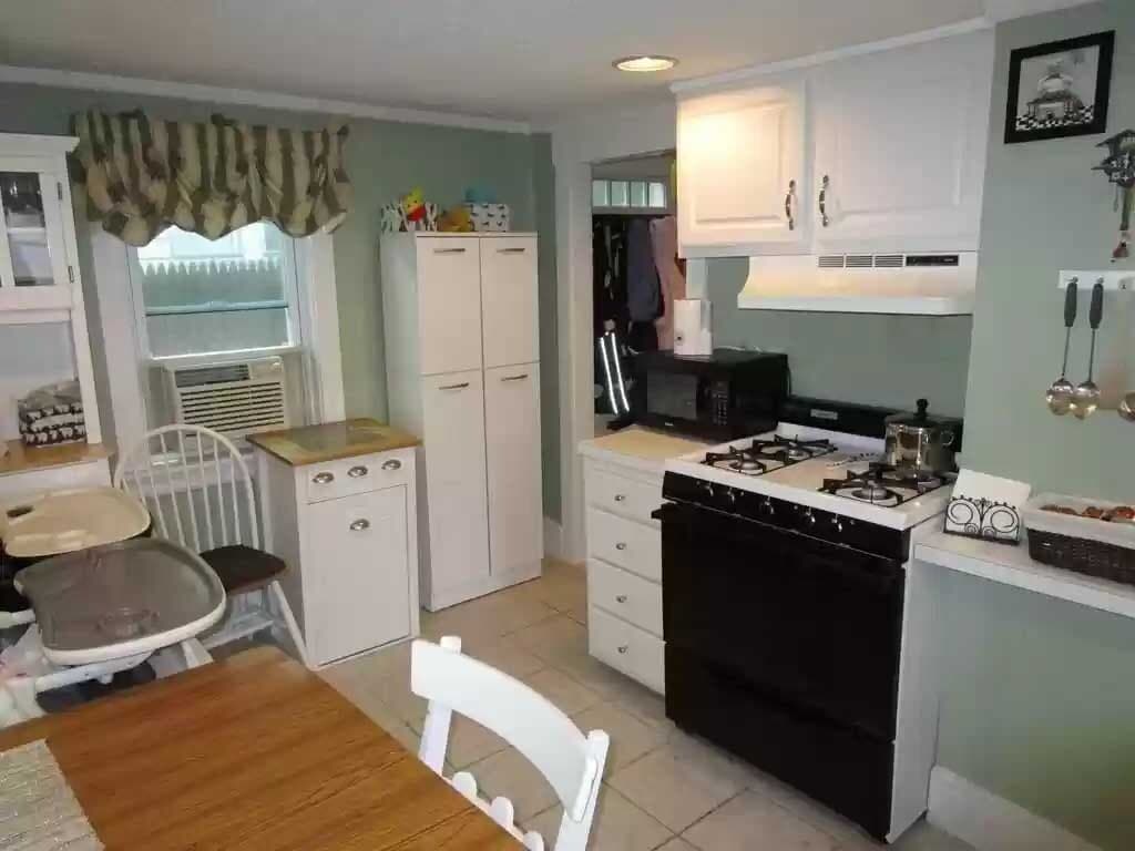 Kitchen - 15 Cottage Ct