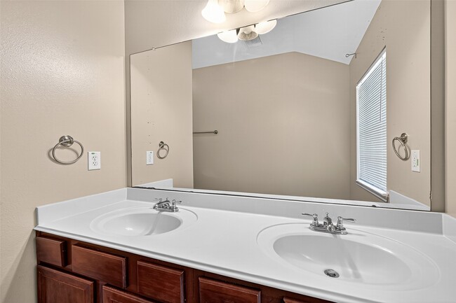 Building Photo - 25119 Florina Ranch Dr