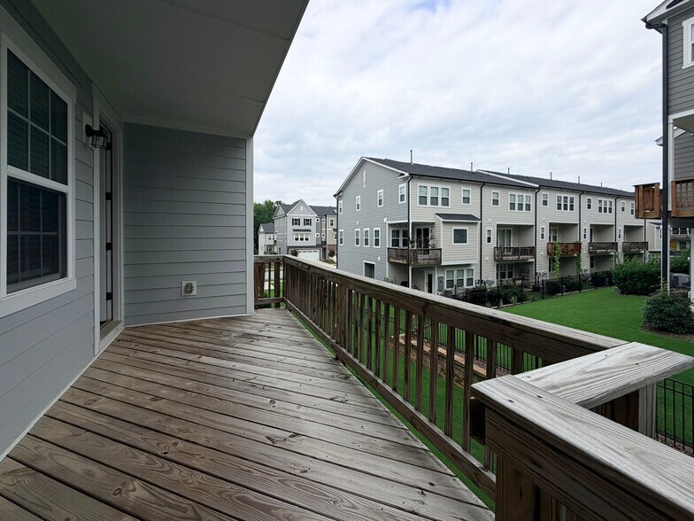 Building Photo - 829 Amley Pl