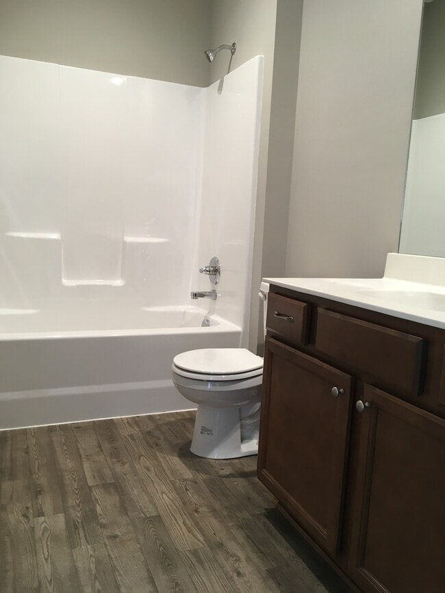 Building Photo - Single Level 2 Bed 1 Car Attached Villa in...