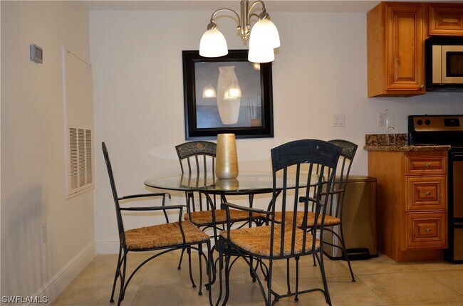 Building Photo - 12591 Equestrian Cir