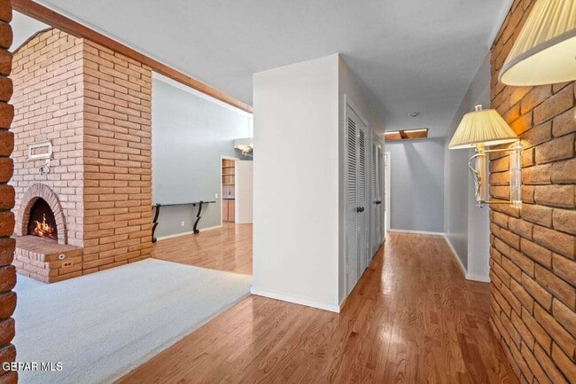 Building Photo - 528 Stonebluff Rd