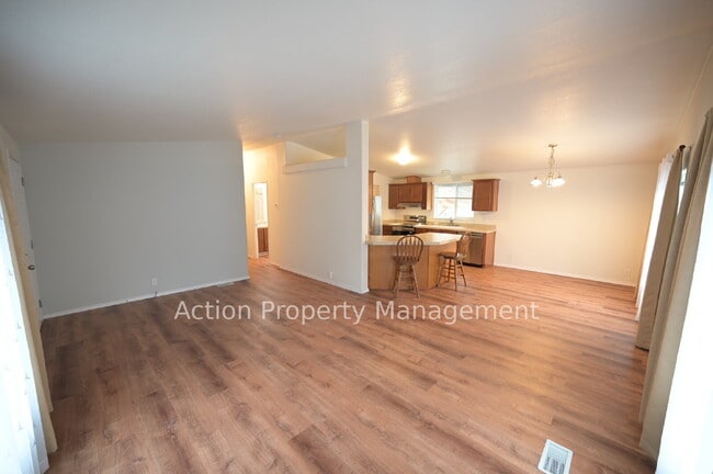 Building Photo - 3 bed 2 bath home in Monterra, a 55+ community between Sequim and Port Angeles