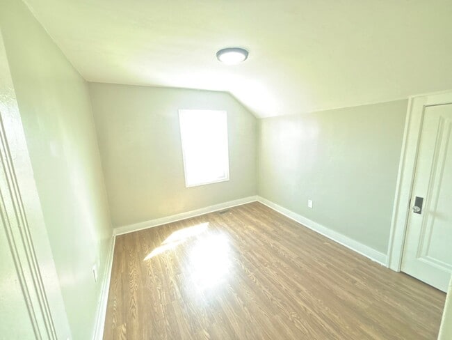 Building Photo - 15065 Gilchrist St