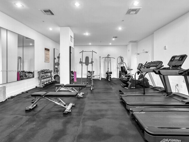 Building Photo - 2200 NE 4th Ave