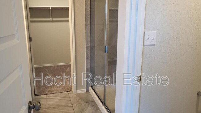 Building Photo - 2440 Ayers Dr