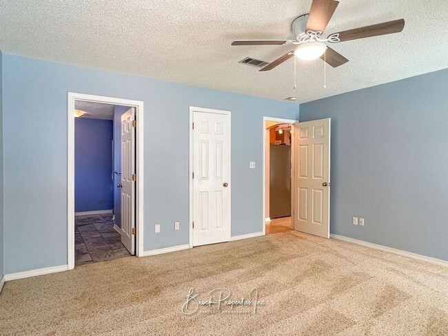 Building Photo - 2634 Southern Oaks Dr