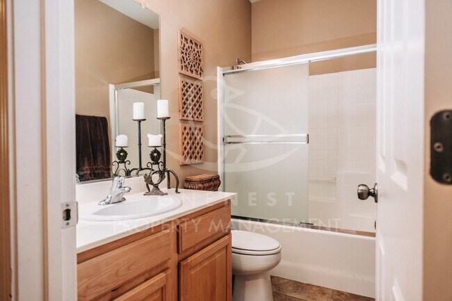 Building Photo - Spacious Home in the Lincoln Crossing Community, walking distance to Lincoln Crossing Elementary