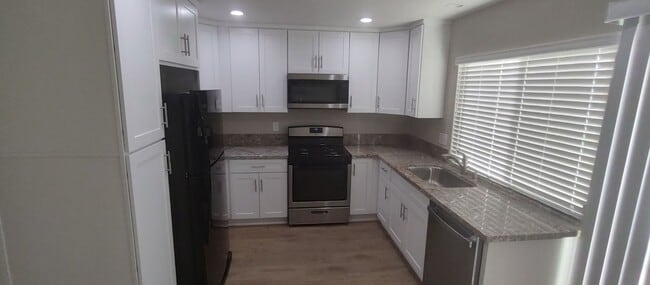 Building Photo - Remodeled Single Story House - Central AC - Two Car Garage