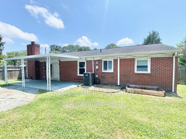 Building Photo - 164 Mark Twain Dr
