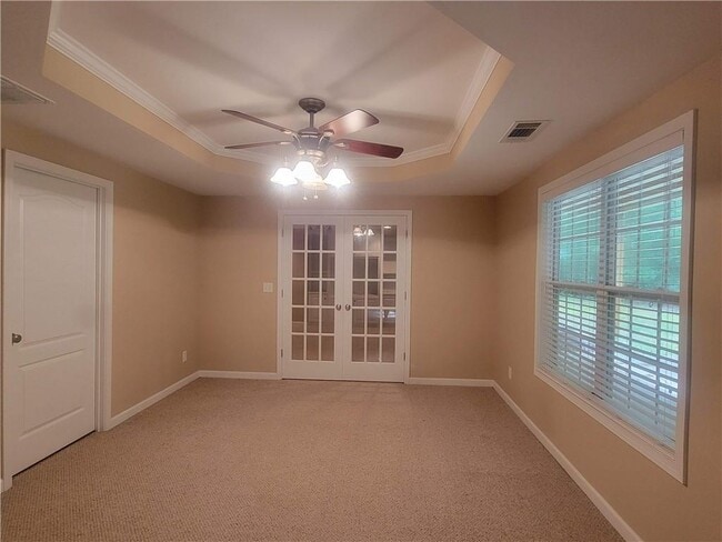 Building Photo - 5555 Holly Springs Dr