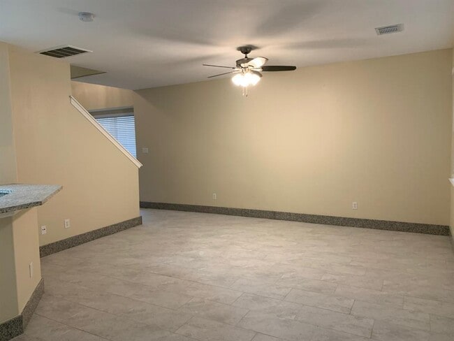 Building Photo - 42 Blue Creek Pl
