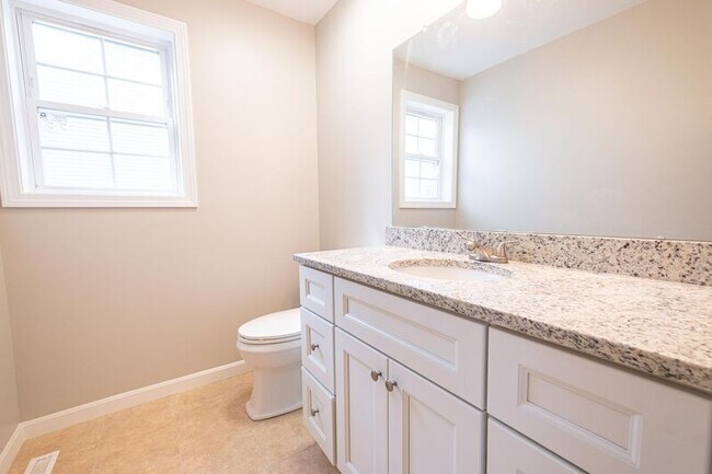 Building Photo - 49 Katharine St