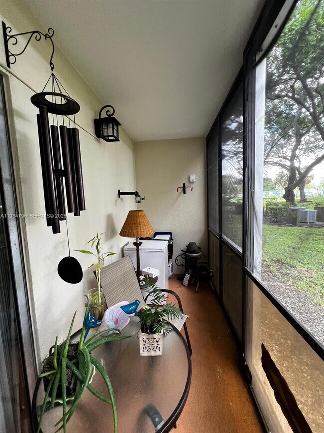 Building Photo - 1551 SW 135th Terrace