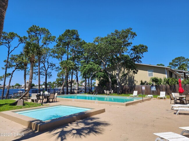 Building Photo - 6901 N Lagoon Dr