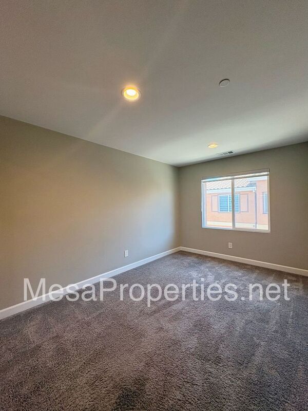 Building Photo - 16408 Valencia Ave