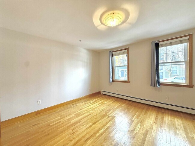 Building Photo - 180 K St