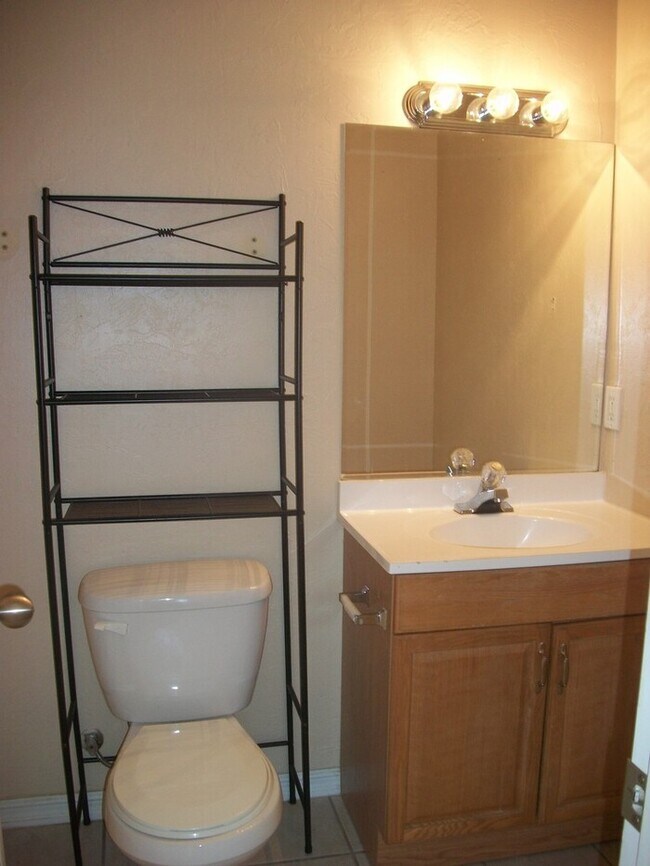 Building Photo - 3 Bed 2 Bath 2 Car Garage in College Park ...