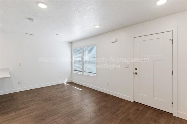 Building Photo - 1173 Shady Brook Ln S