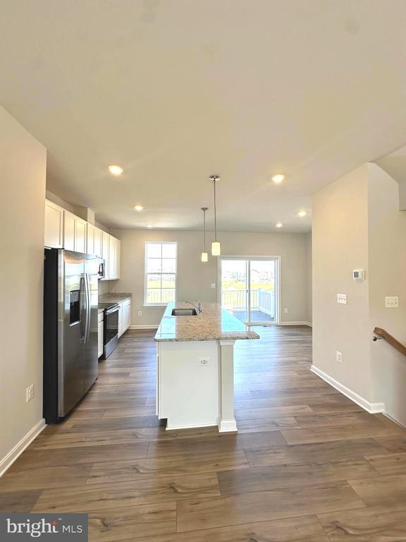 Building Photo - 439 Seeback Dr