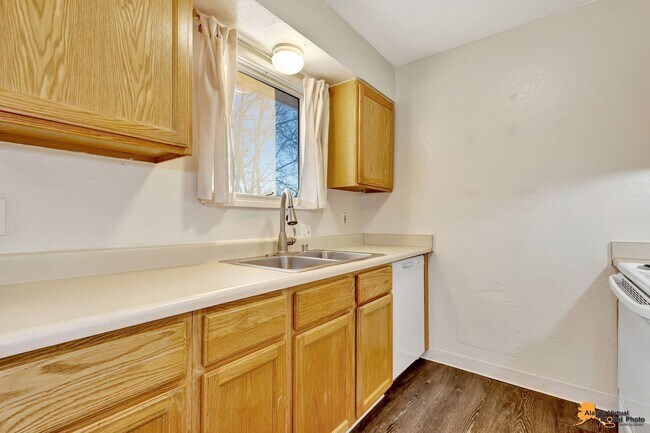 Building Photo - 2913 Telequana Dr