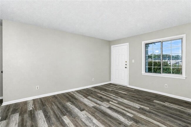 Building Photo - 2045 Alison Ct SW