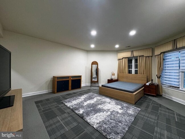 Building Photo - 5211 Rosalie Ridge Dr