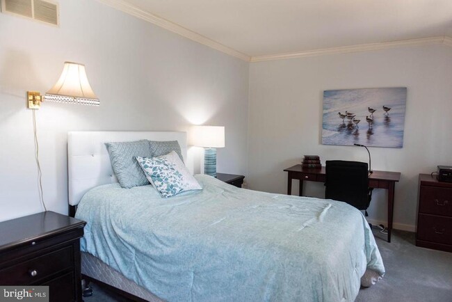 Building Photo - 609 Cambridge Ct