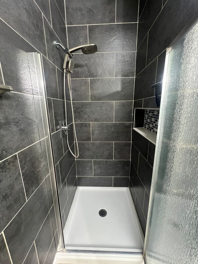 Building Photo - Brand New 1 bed, 1 Ba in-law Unit in San J...