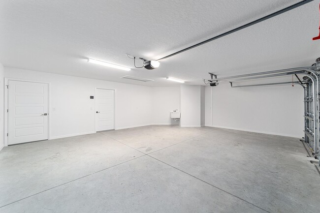 Building Photo - 6244 Hannan Lp