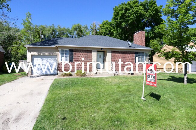 Building Photo - 1239 E Ridgedale Ln
