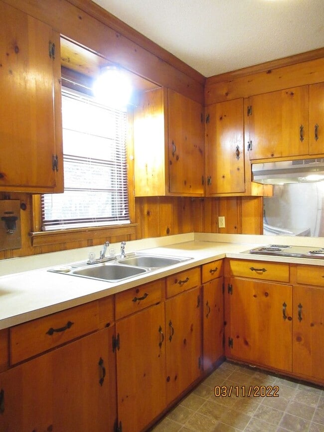 Building Photo - (Alice Drive Schools)- 3 Bedroom, 2 Bath S...