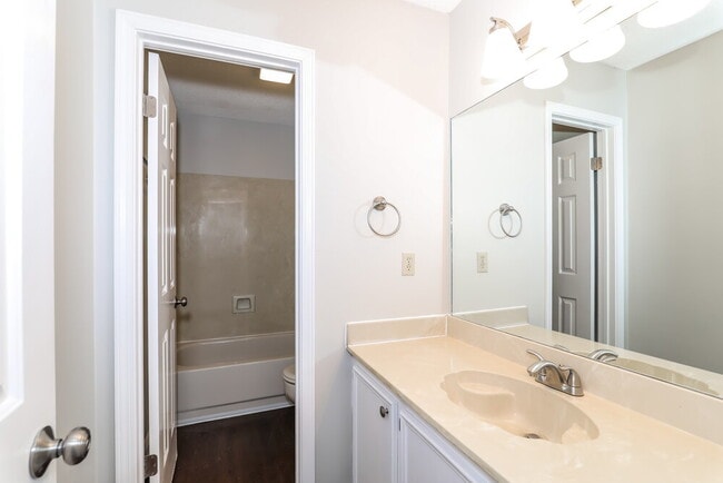 Building Photo - 7159 Eastover Blvd