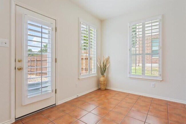 Building Photo - 97 Verde Ranch Loop