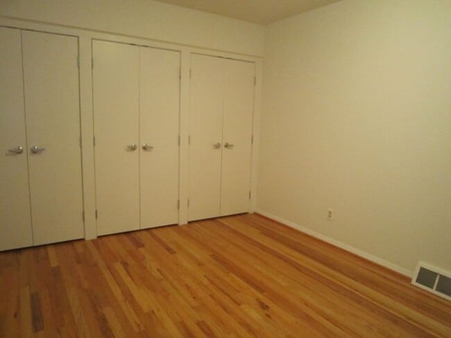 Building Photo - 2 Bed 1 Bath Home in Cedar Hills Neighborh...