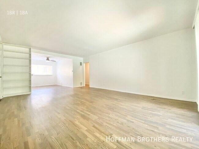 Primary Photo - 1433 Hayworth Ave