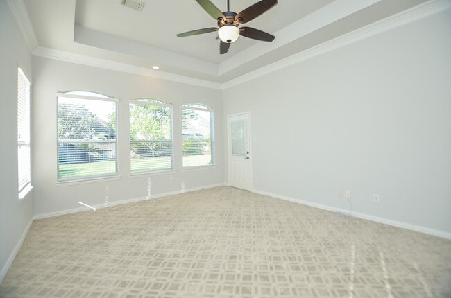 Building Photo - 4315 Village Forest Dr