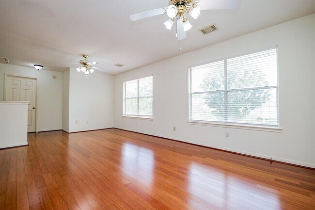 Building Photo - 22510 Holly Lake Dr