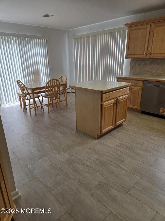 Building Photo - 164 Bonaire Dr