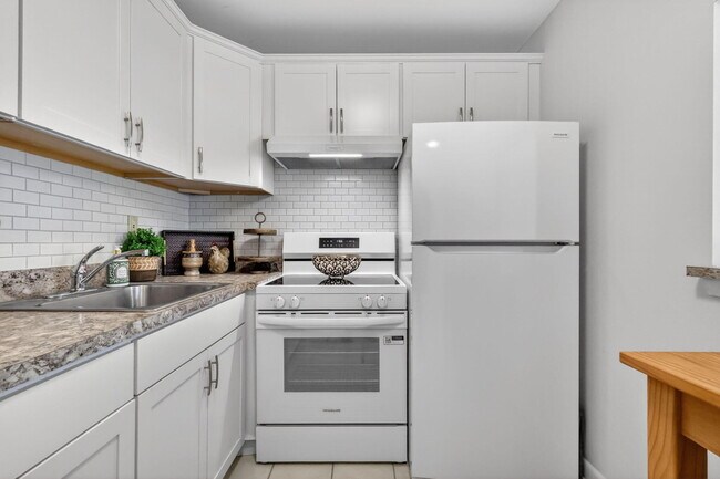 Building Photo - 378 Sheffield P