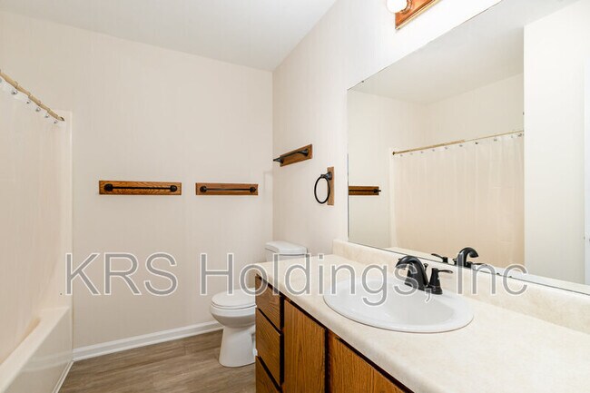 Building Photo - 2519 Hitchcock Dr