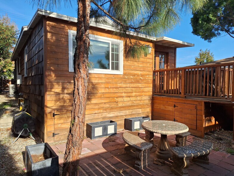 Building Photo - 2636 Hermosa Ave