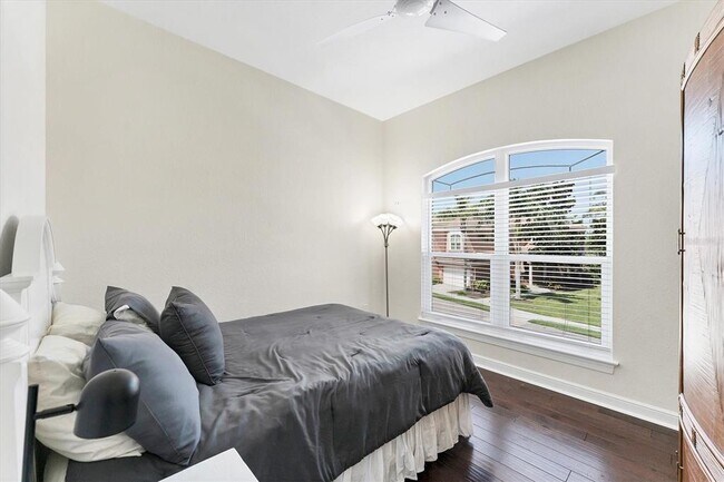 Building Photo - 5469 46th Ct W