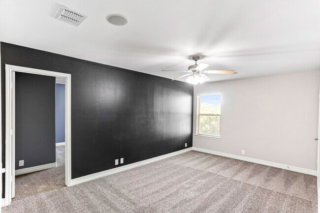 Building Photo - 8881 Highland Dawn