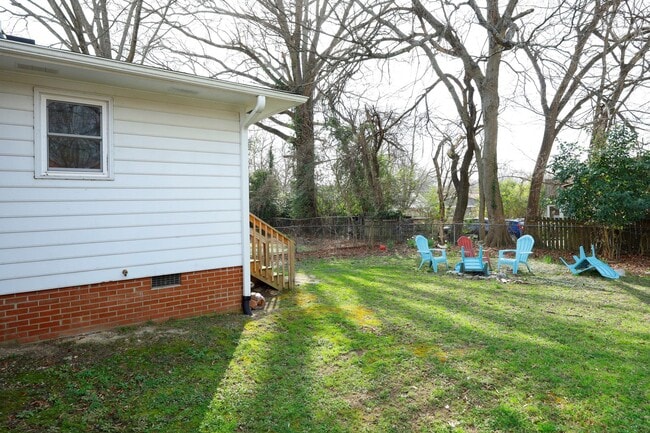 Building Photo - Great home in Chapel Hill!