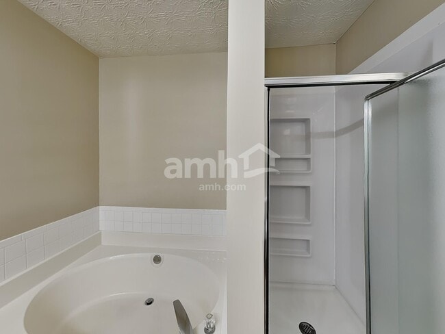 Building Photo - 177 Waters Edge Dr