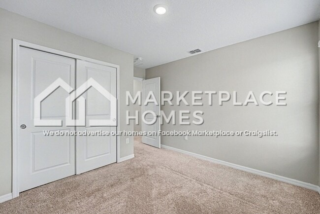 Building Photo - 2044 Rosewood Cir