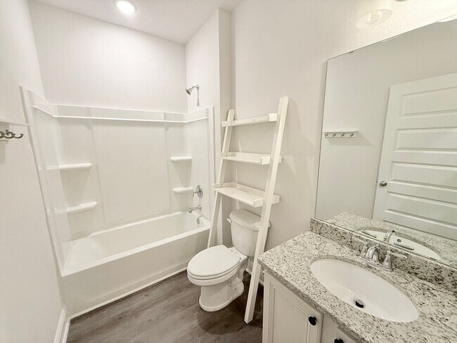 Building Photo - Spacious 4-Bedroom Home - Community Pool