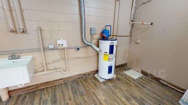 Building Photo - 50 Ledbetter Rd