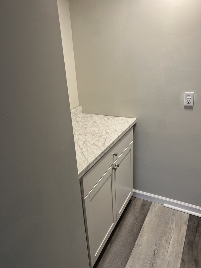 Building Photo - Charming 3-Bedroom Home with 3 Full Bathro...